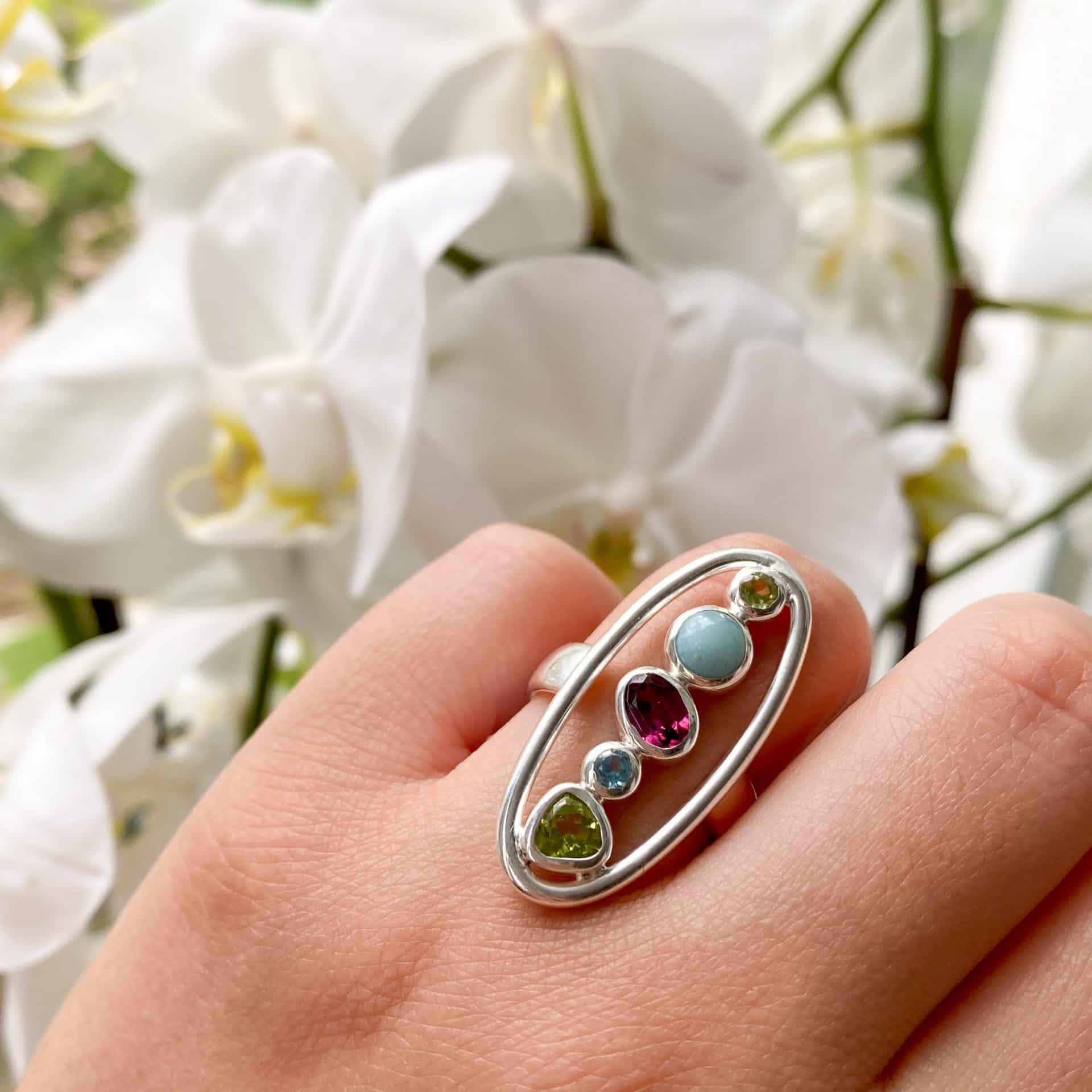 Bague Larimar, Grenat, Topaze bleue et Péridot
