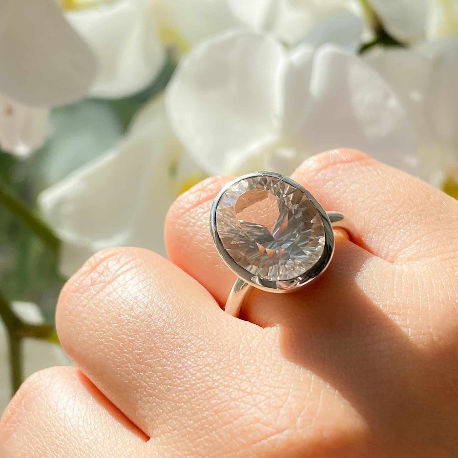 Bague Cristal de roche oval Petite