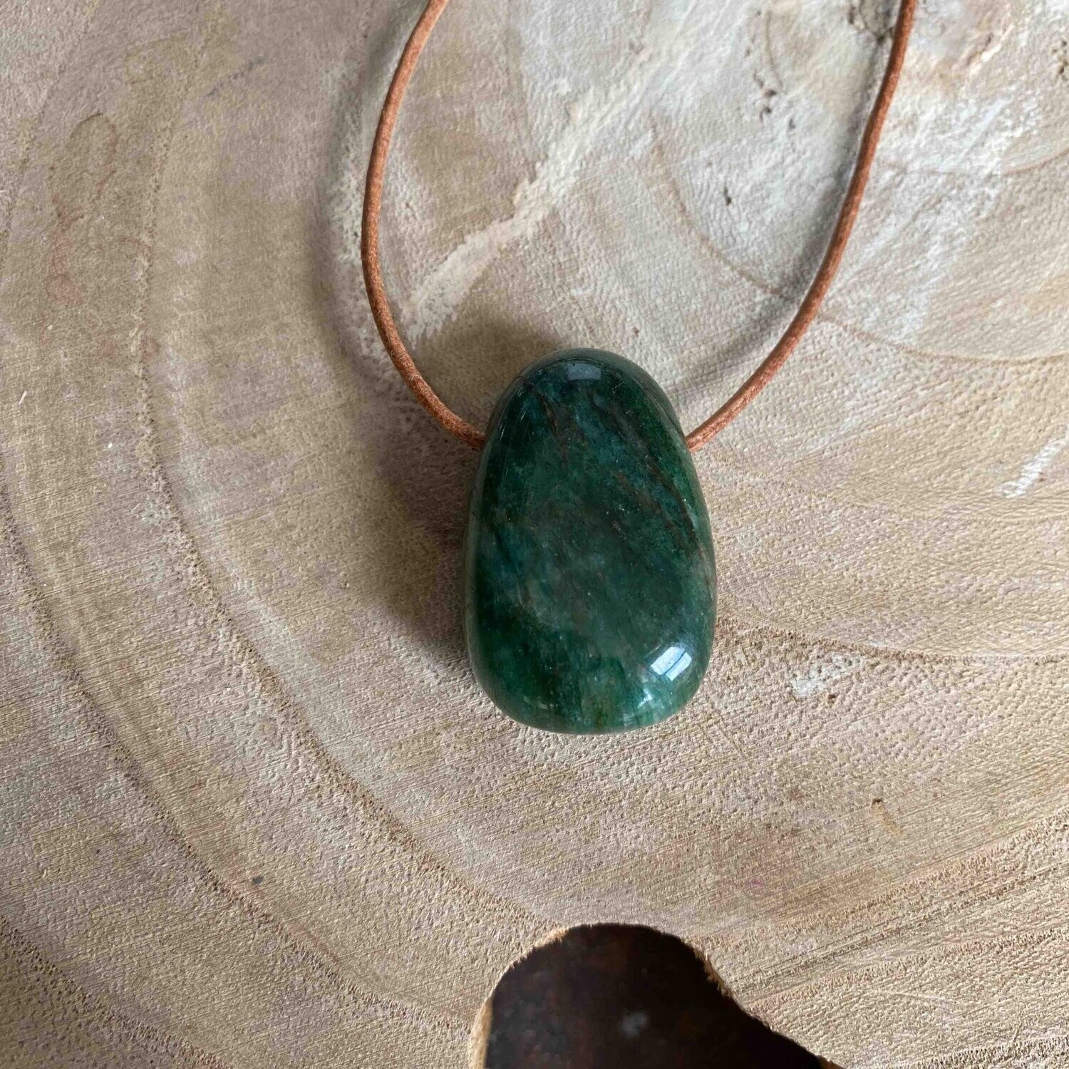 Collier avec Fuchsite roulée