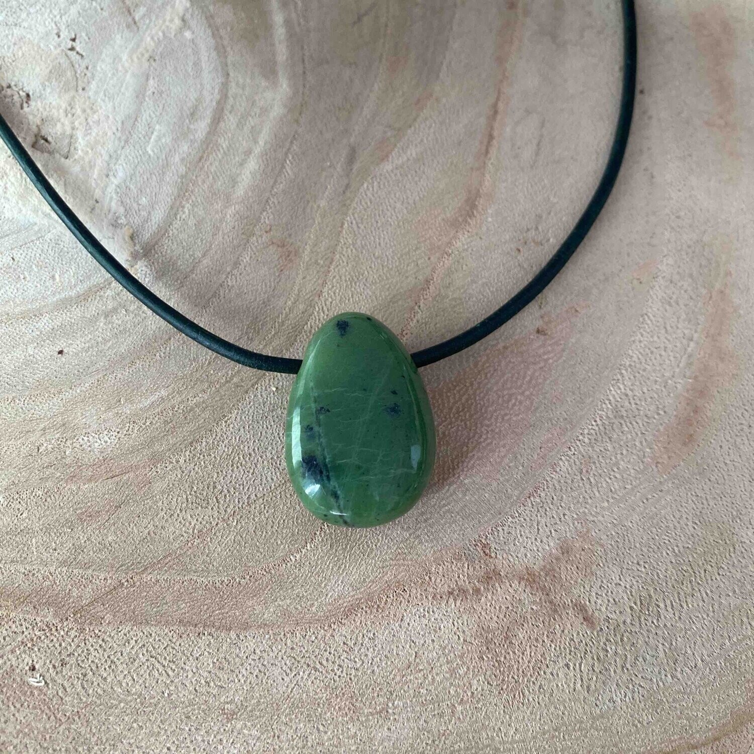 Collier avec Jade Néphrite roulée