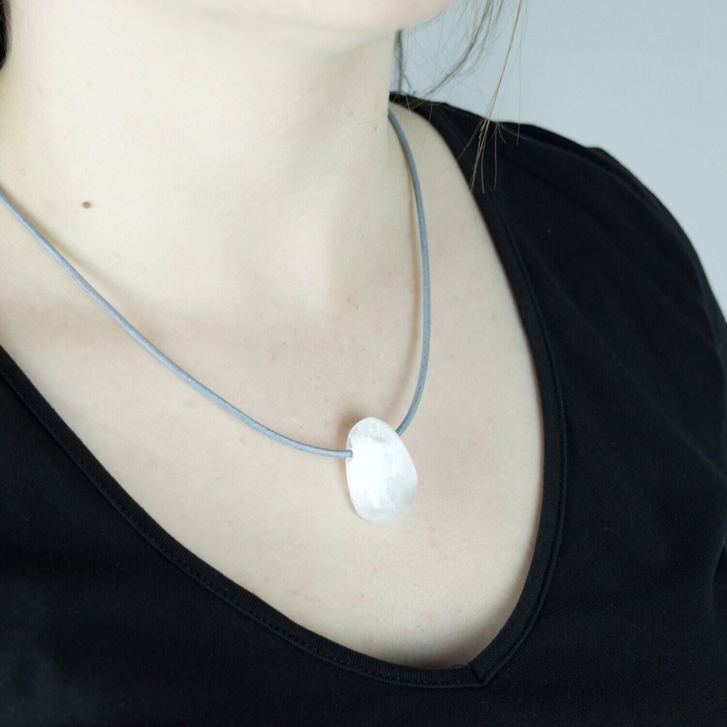 Collier avec Sélénite roulée