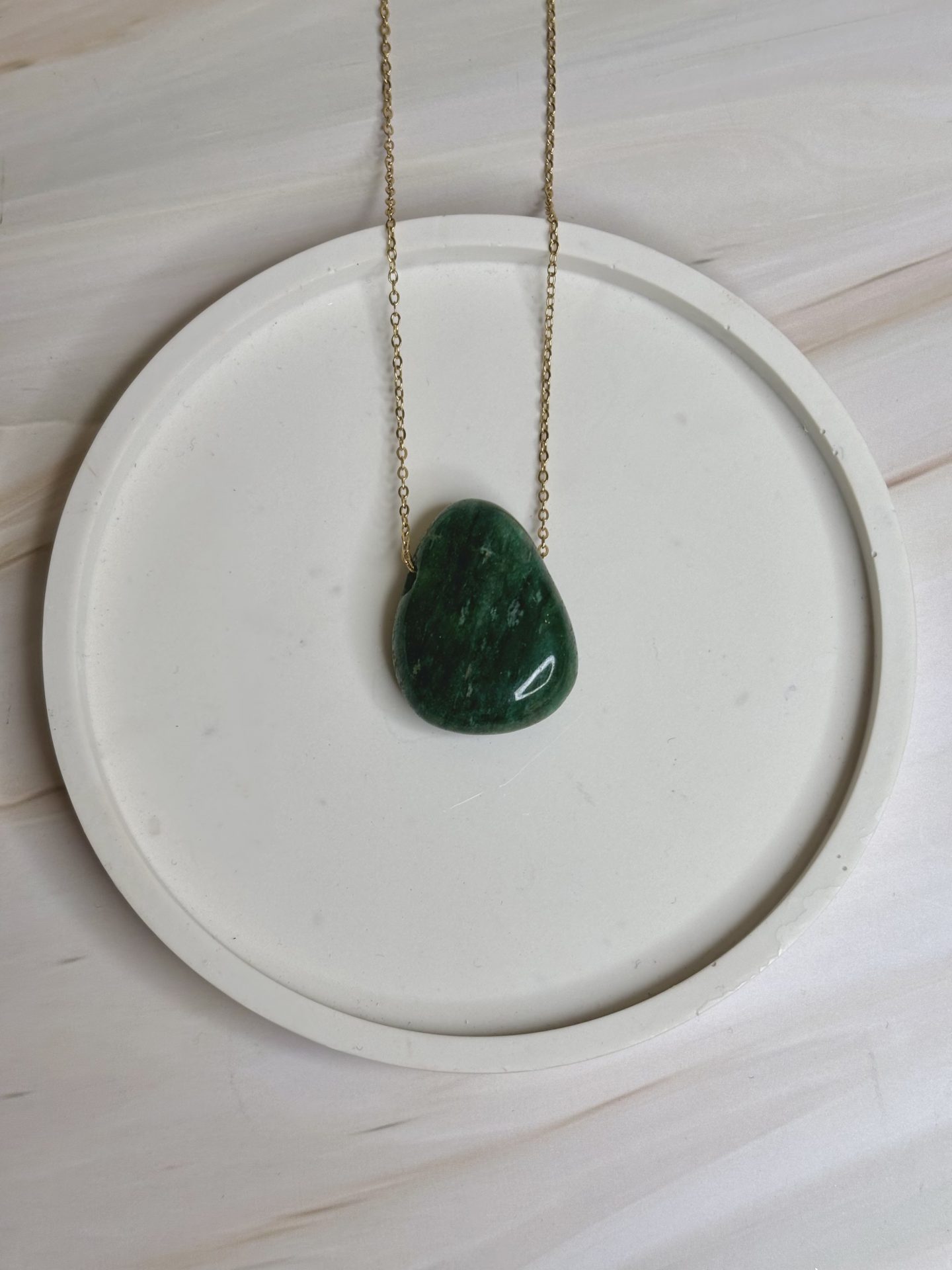 Collier Cabochon Fuchsite Brésil A - Capsule Noël (Édition Limitée)