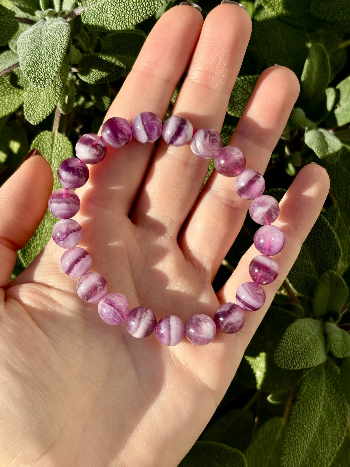 Bracelet Sphères Fluorine Violette Rubanée AA – Image 7