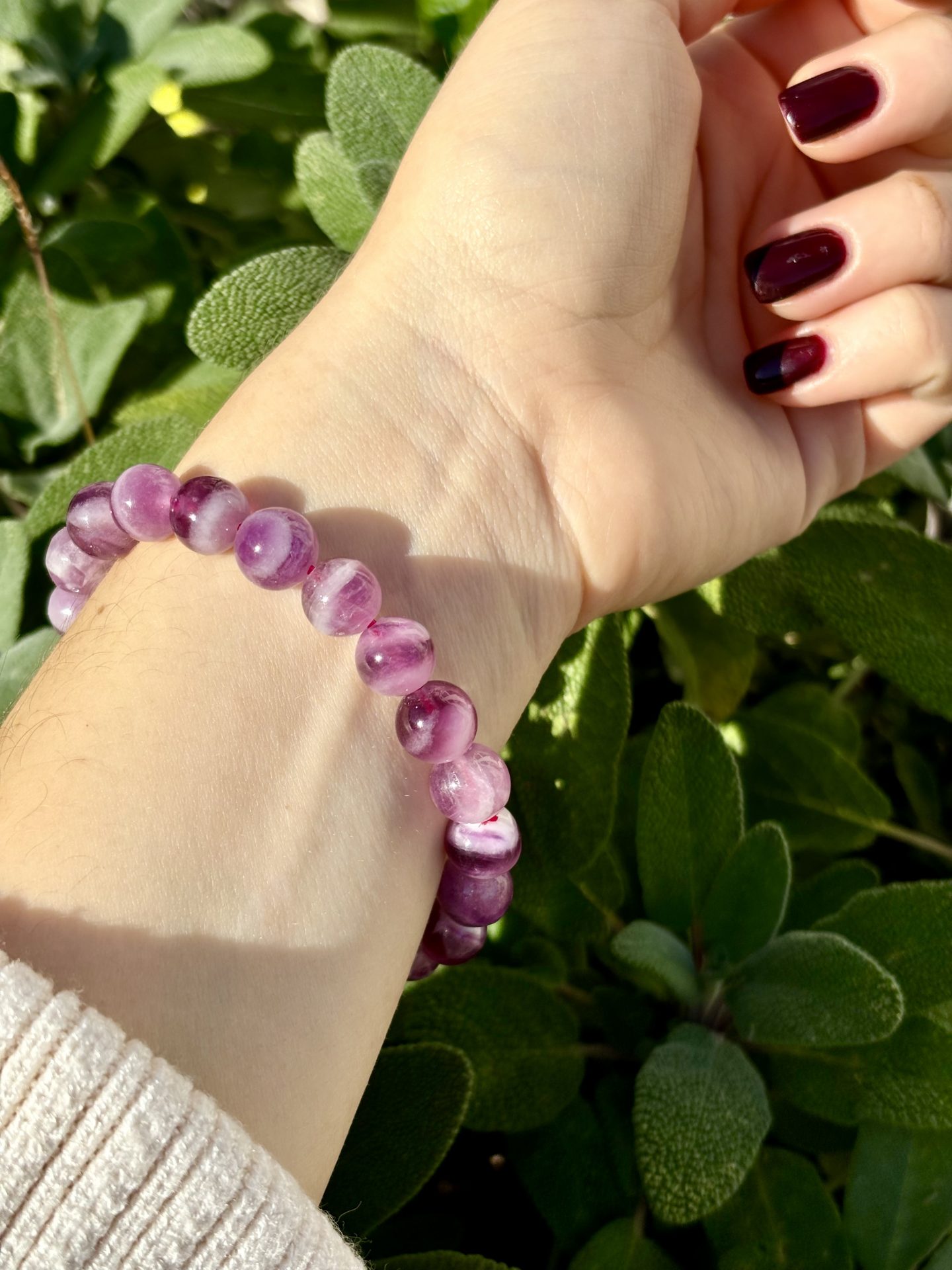 Bracelet Sphères Fluorine Violette Rubanée AA – Image 4