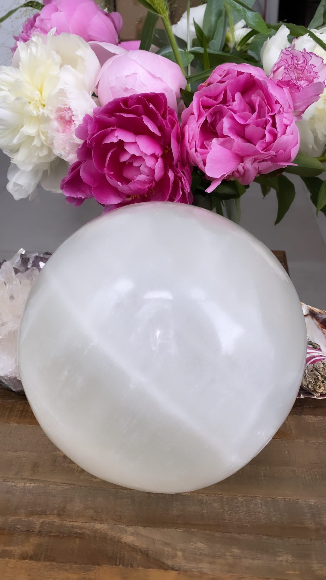 Sphère de Sélénite du Maroc A+ (6 700g)