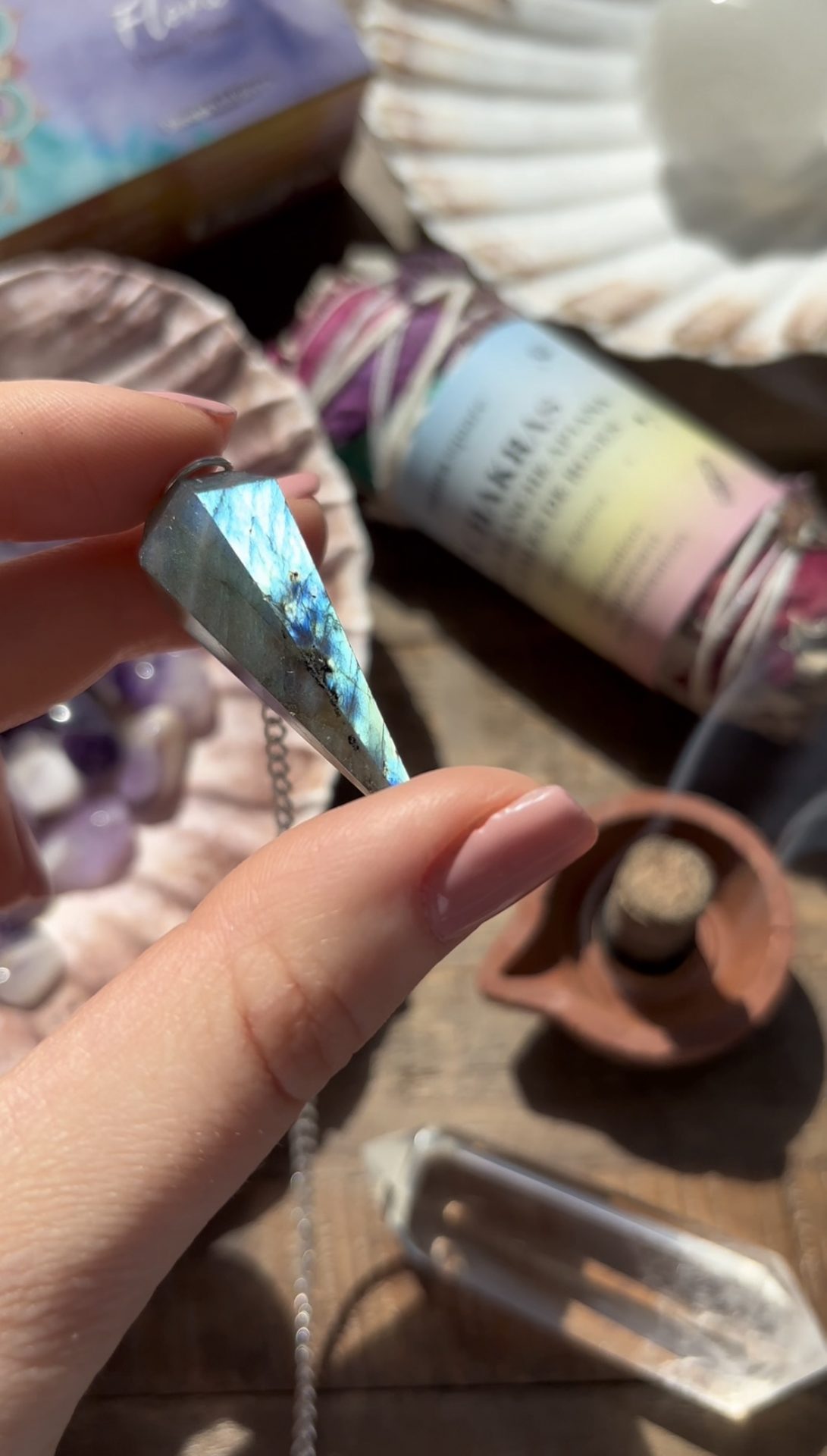 Pendule hexagonal Labradorite de Madagascar