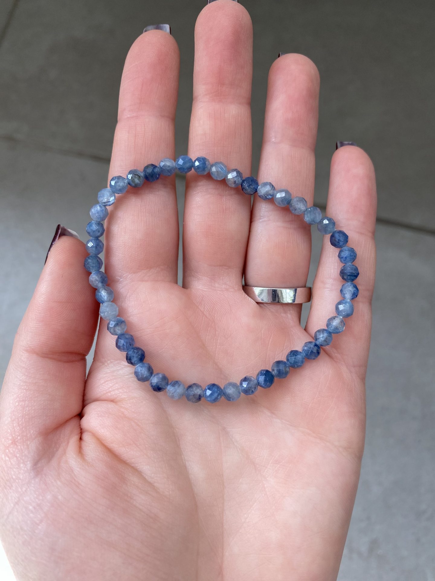 Bracelet facettes Cyanite