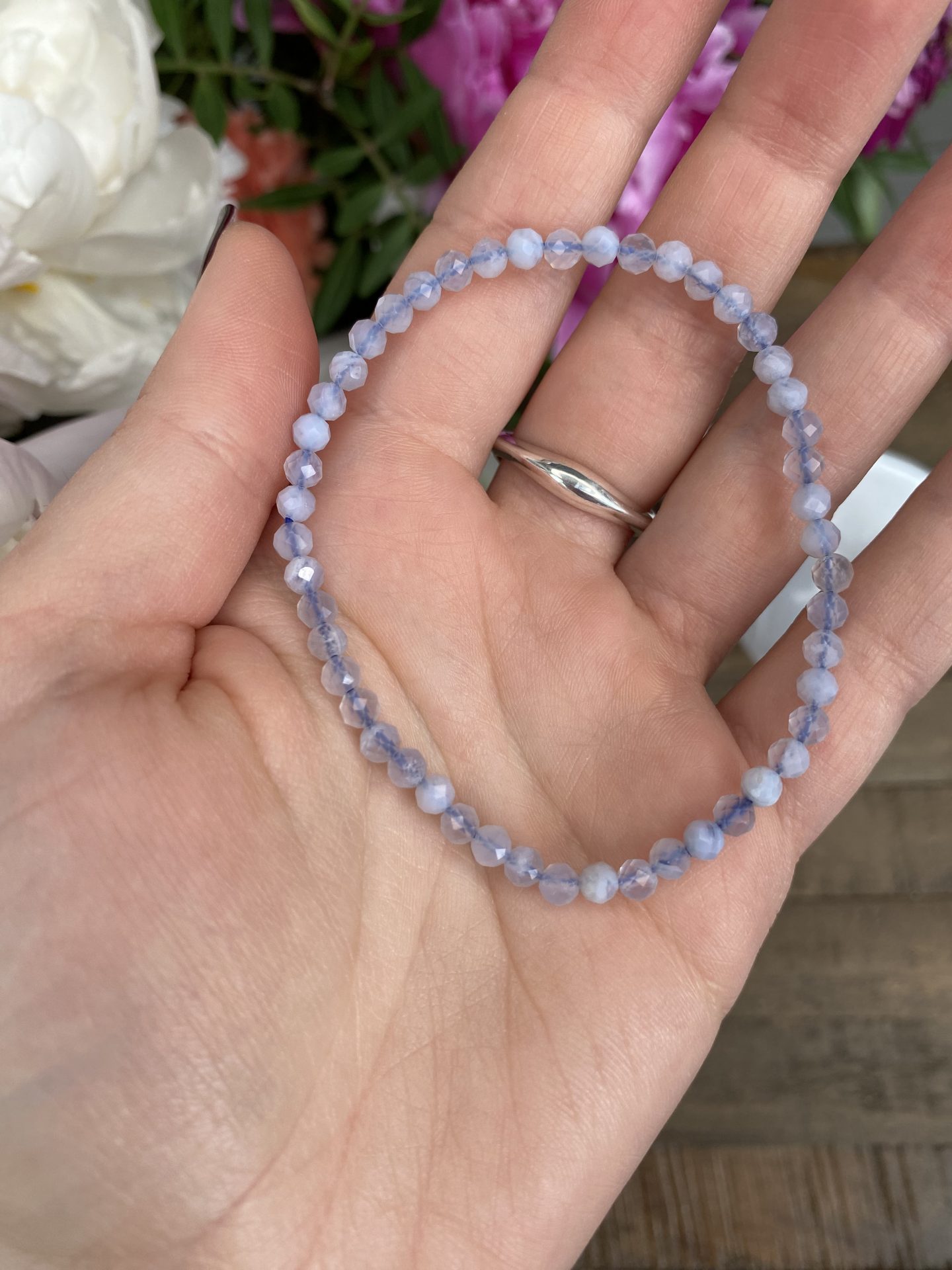 Bracelet facettes Calcédoine Bleue