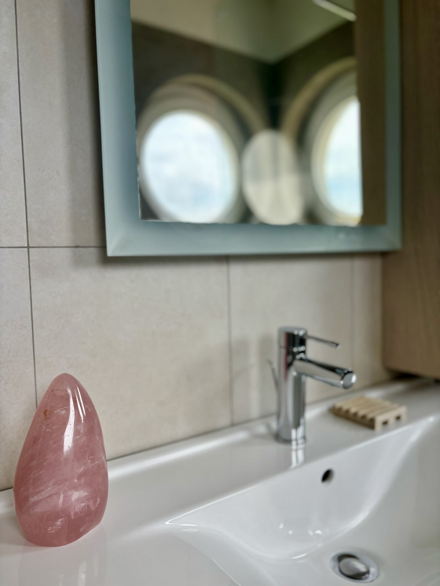 Menhir en Quartz Rose N°8 1508g – Image 7