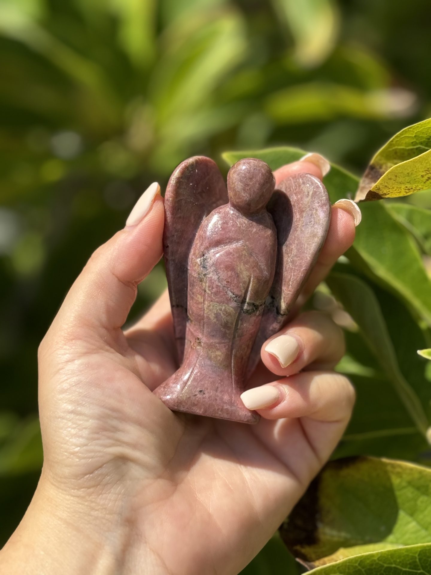 Ange en Rhodonite de Madagascar