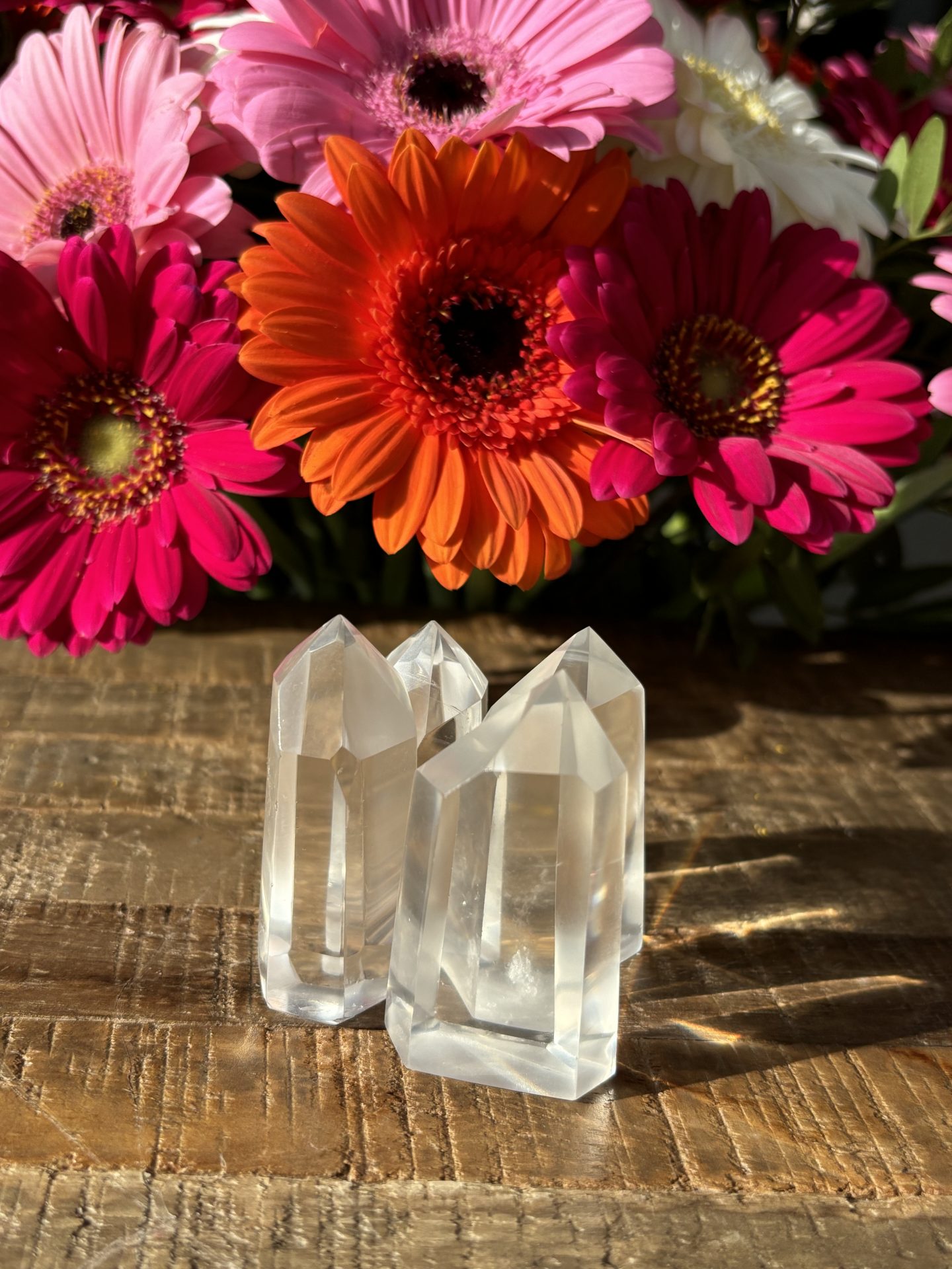 Lot de 4 Petites Pointes de Cristal de Roche de Madagascar AAA