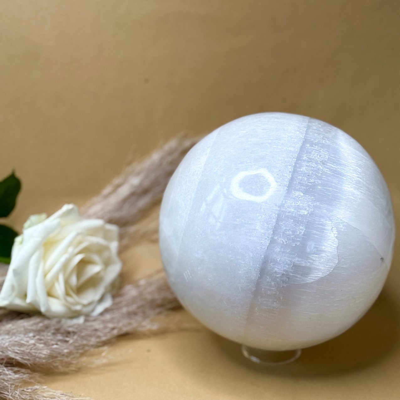 Sphère de Sélénite Géante du Maroc A+ 6335 g