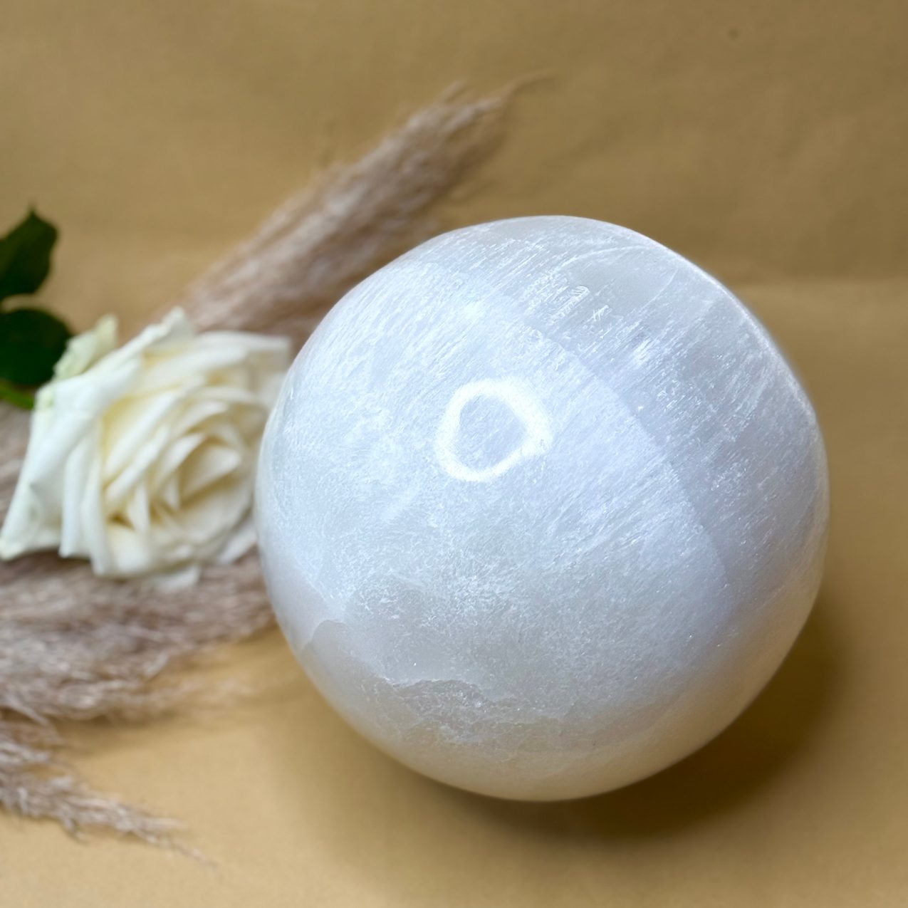 Sphère de Sélénite Géante du Maroc A+ 6165 g