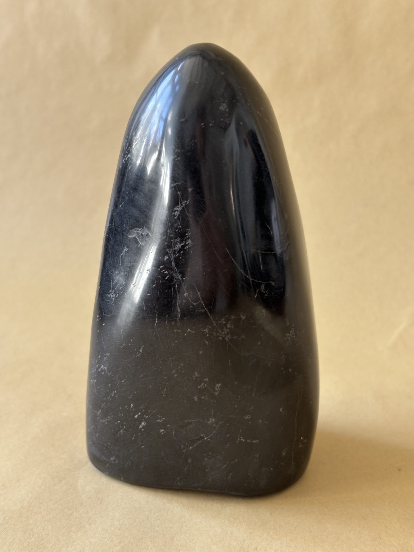 Menhir de Tourmaline noire du Brésil A n°6 810g