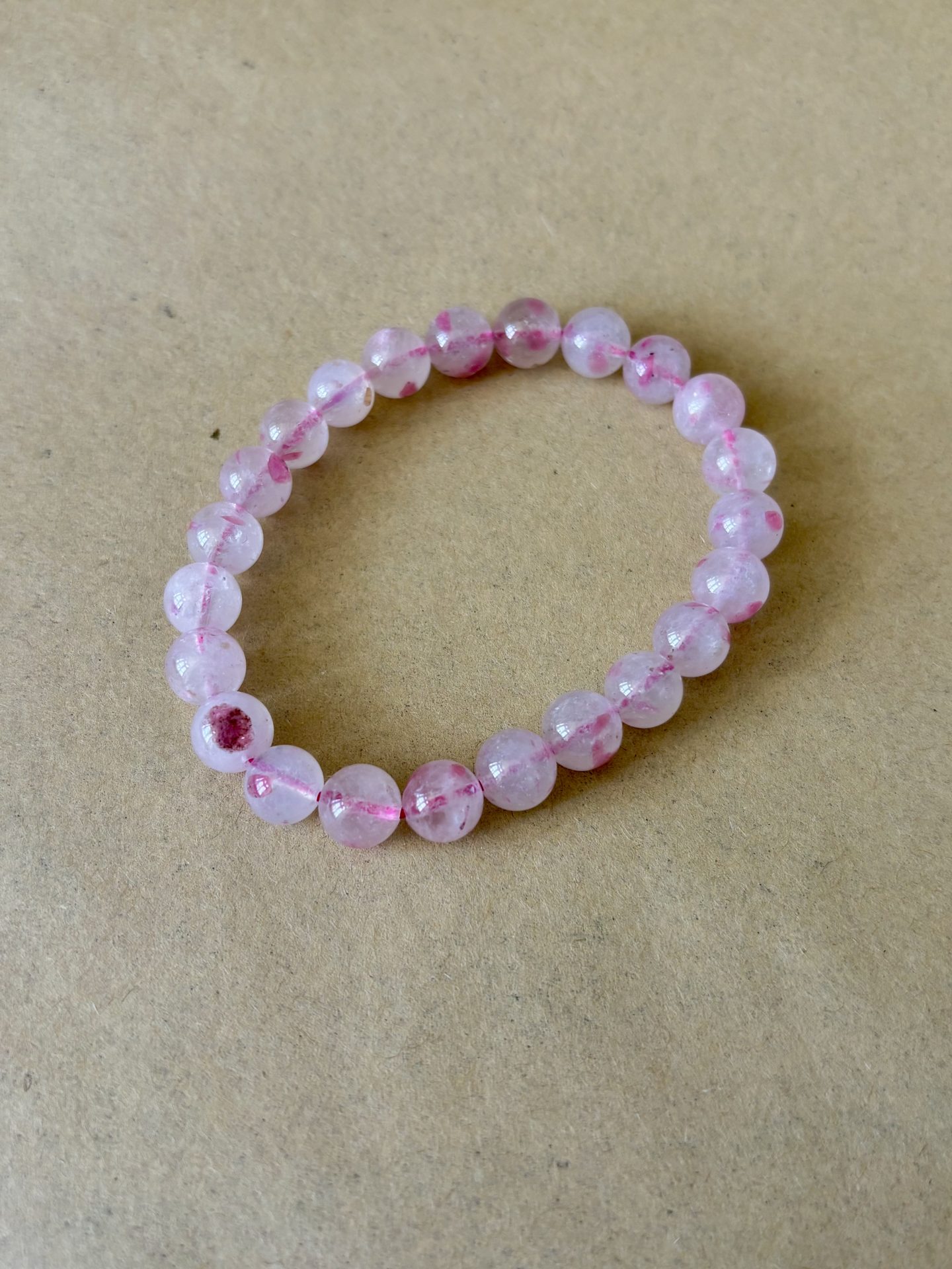 Bracelet Sphères Rhodonite sur Quartz AA+ – Image 7