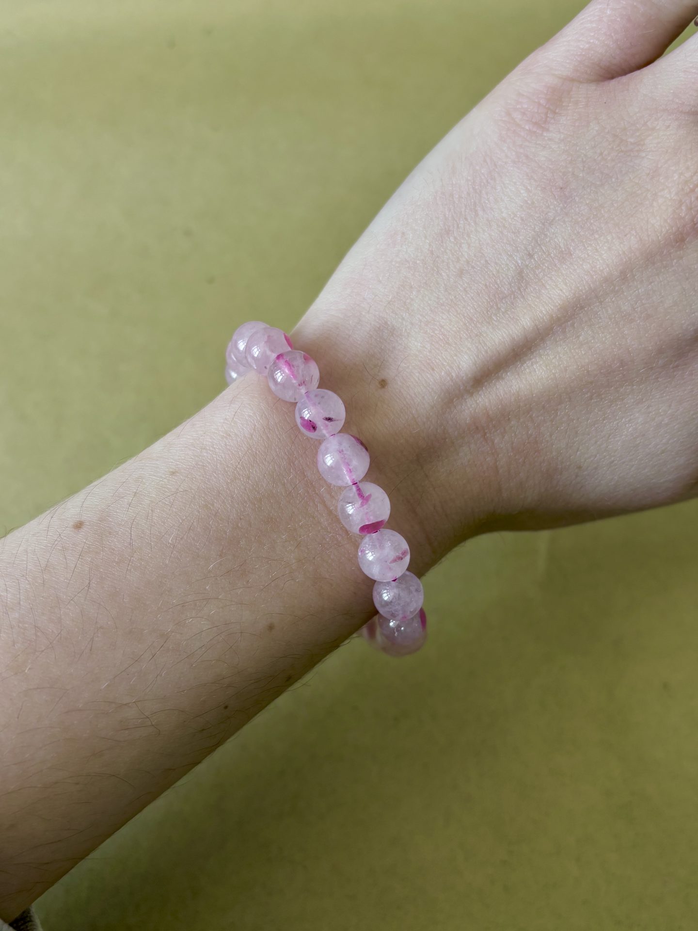 Bracelet Sphères Rhodonite sur Quartz AA+ – Image 8