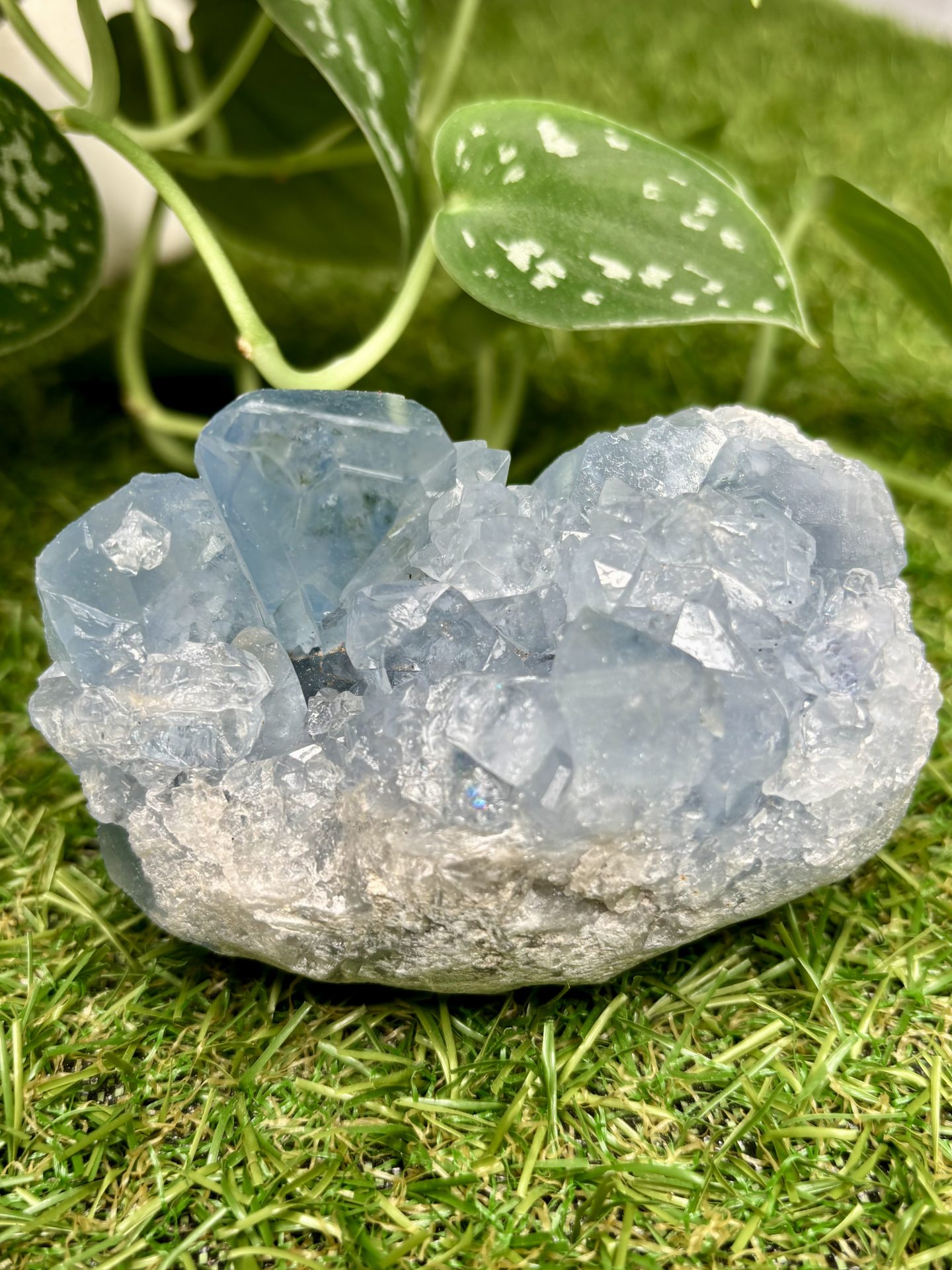 Géode de Célestine de Madagascar n°55 qualité AAA 408g