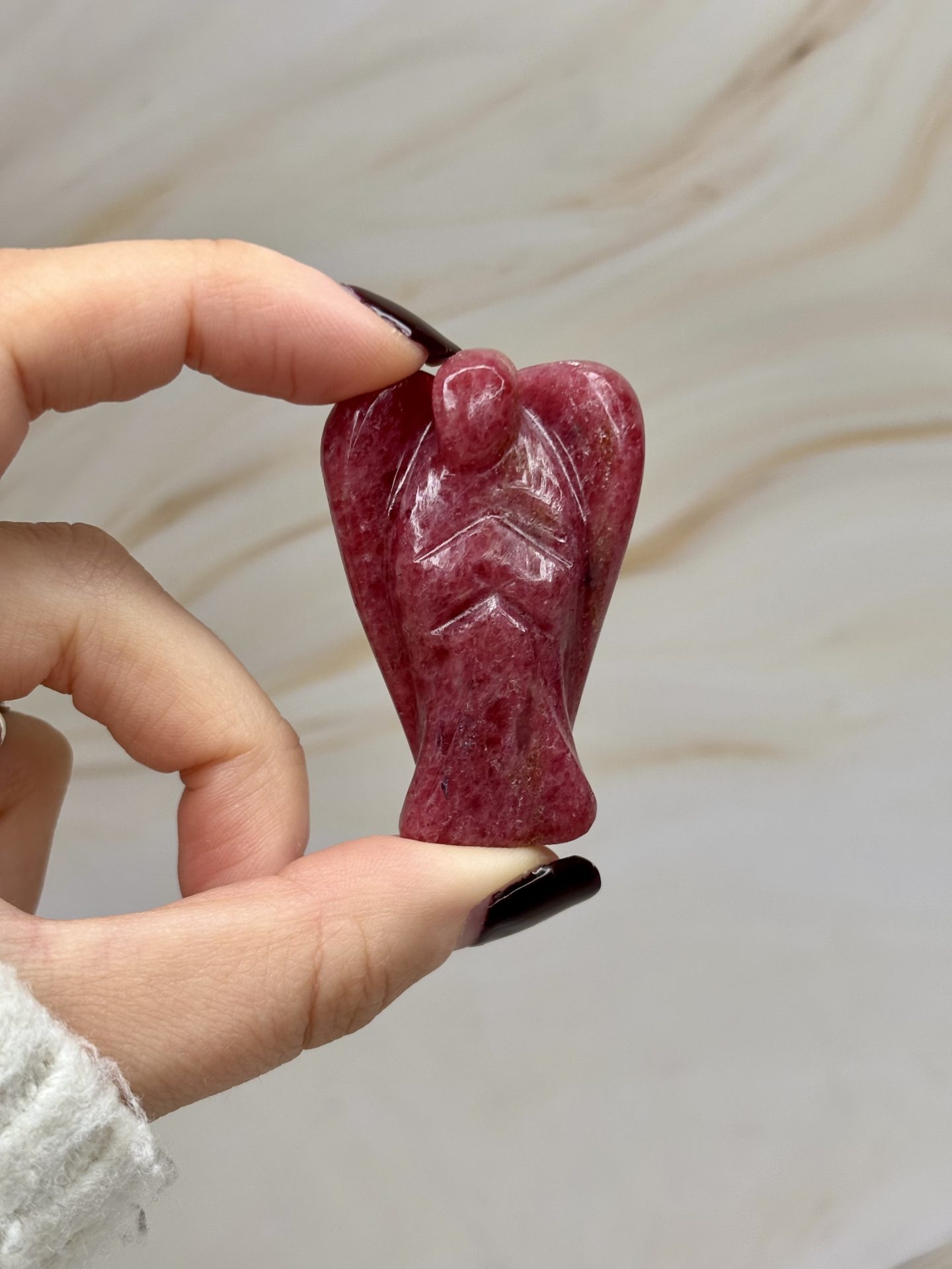 Ange de Poche en Rhodonite de Madagascar AAA – Image 4