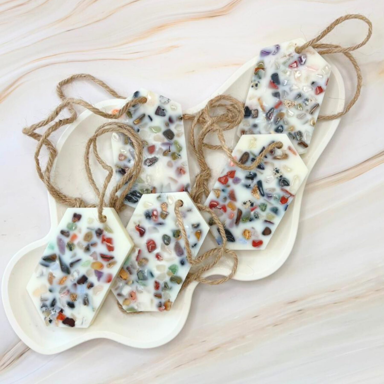 Suspension en Cire Parfumée Naturelle avec Éclats de Pierres — Création Artisanale – Image 14