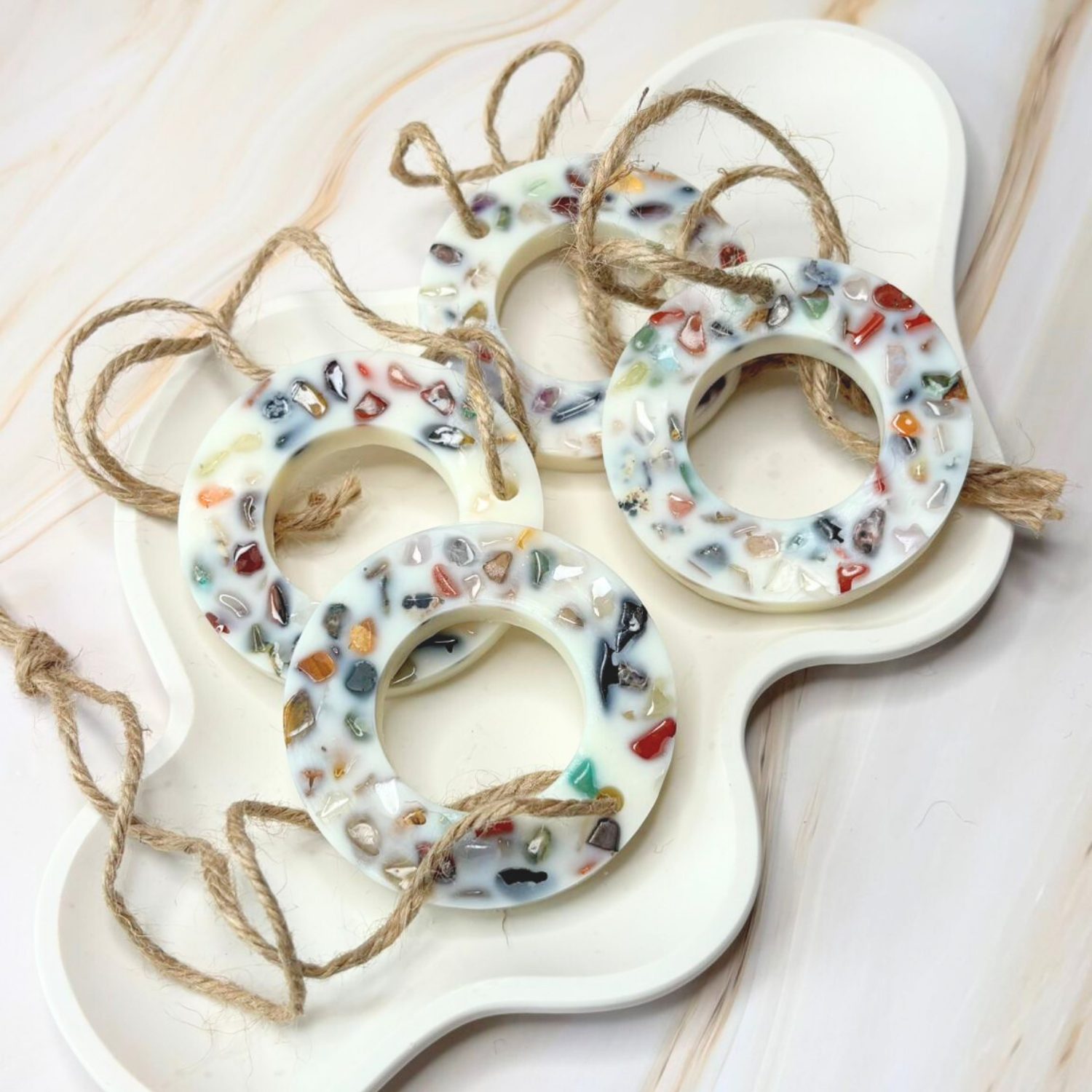 Suspension en Cire Parfumée Naturelle avec Éclats de Pierres — Création Artisanale – Image 6