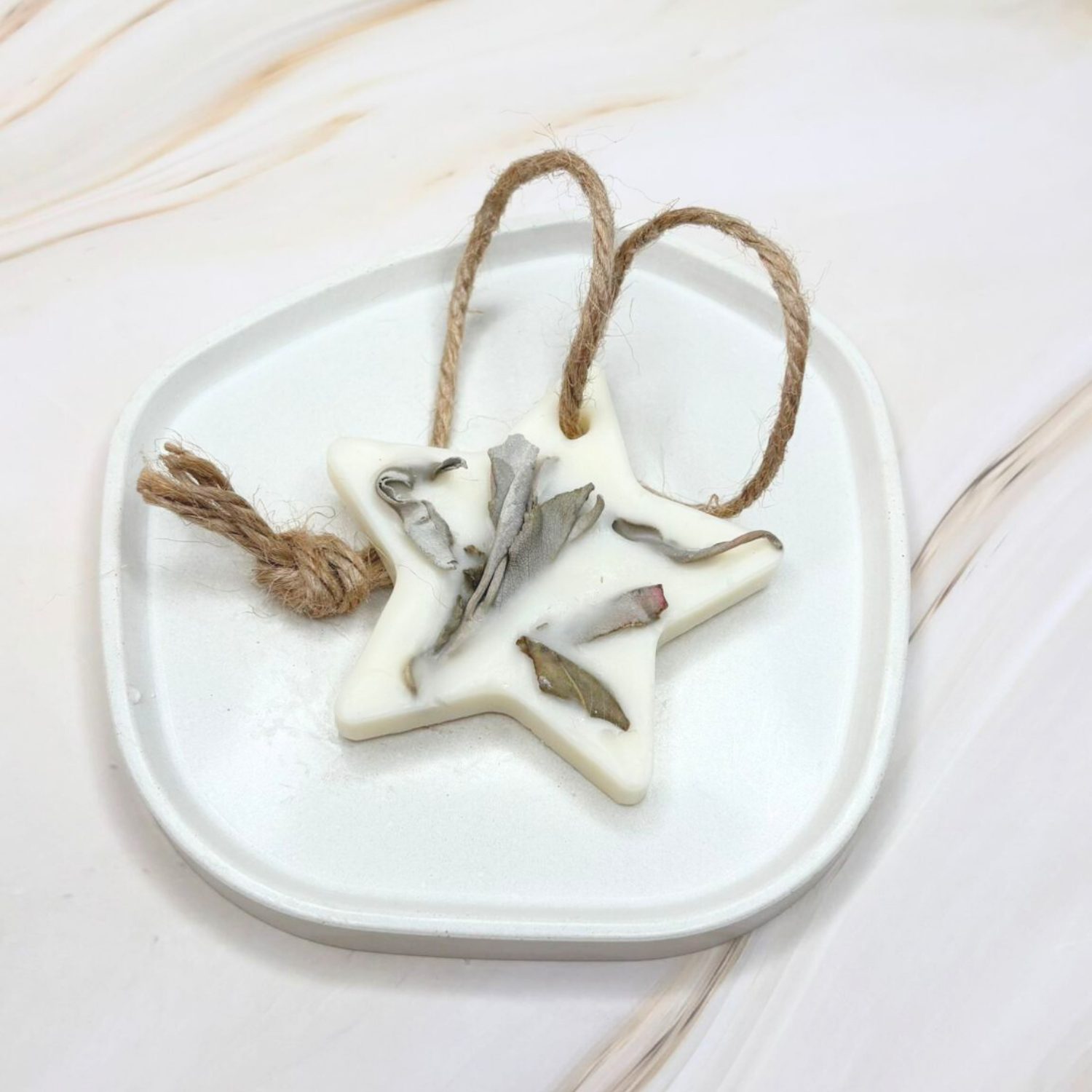 Suspension en Cire Parfumée Naturelle avec Feuilles de Sauge — Création Artisanale – Image 10