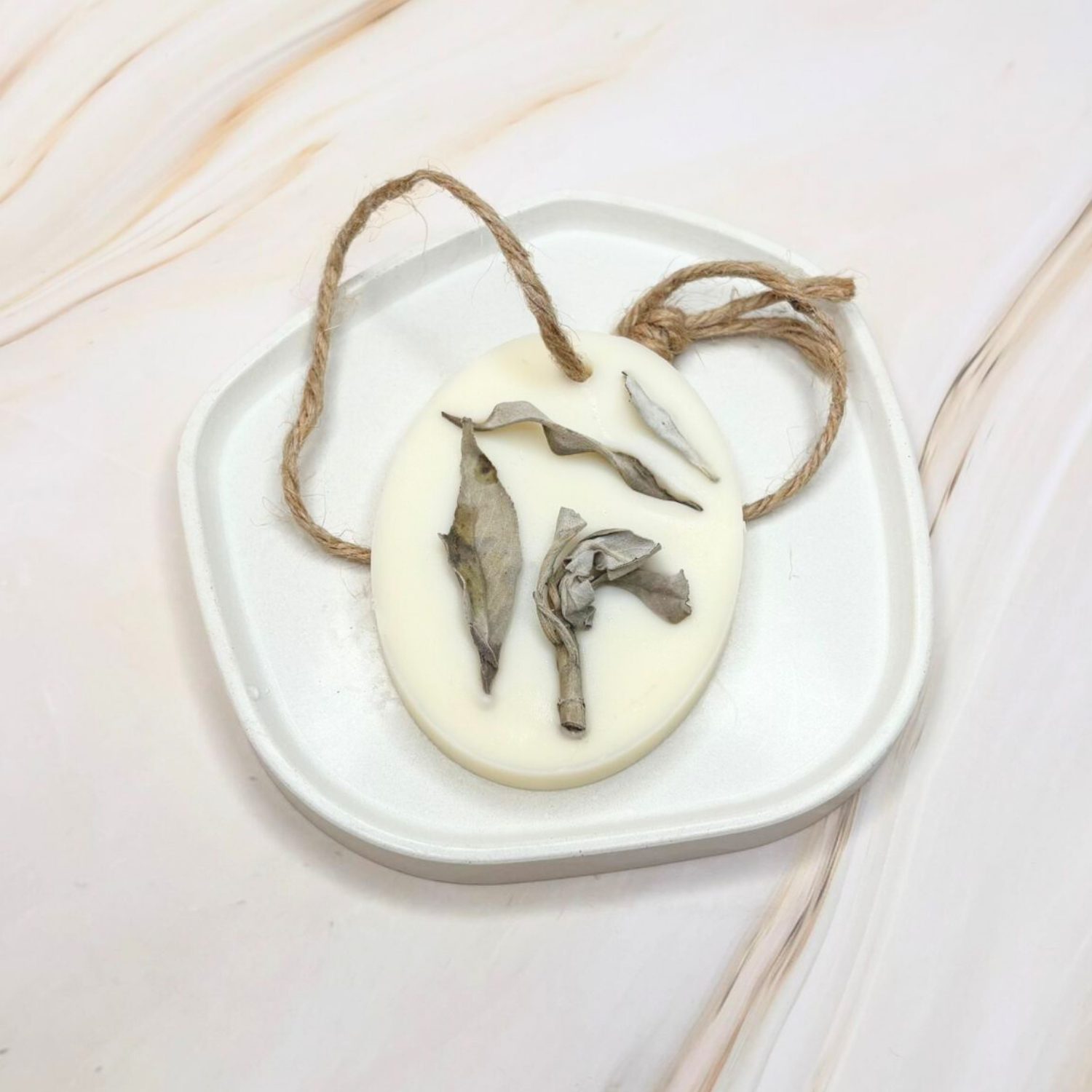 Suspension en Cire Parfumée Naturelle avec Feuilles de Sauge — Création Artisanale – Image 11