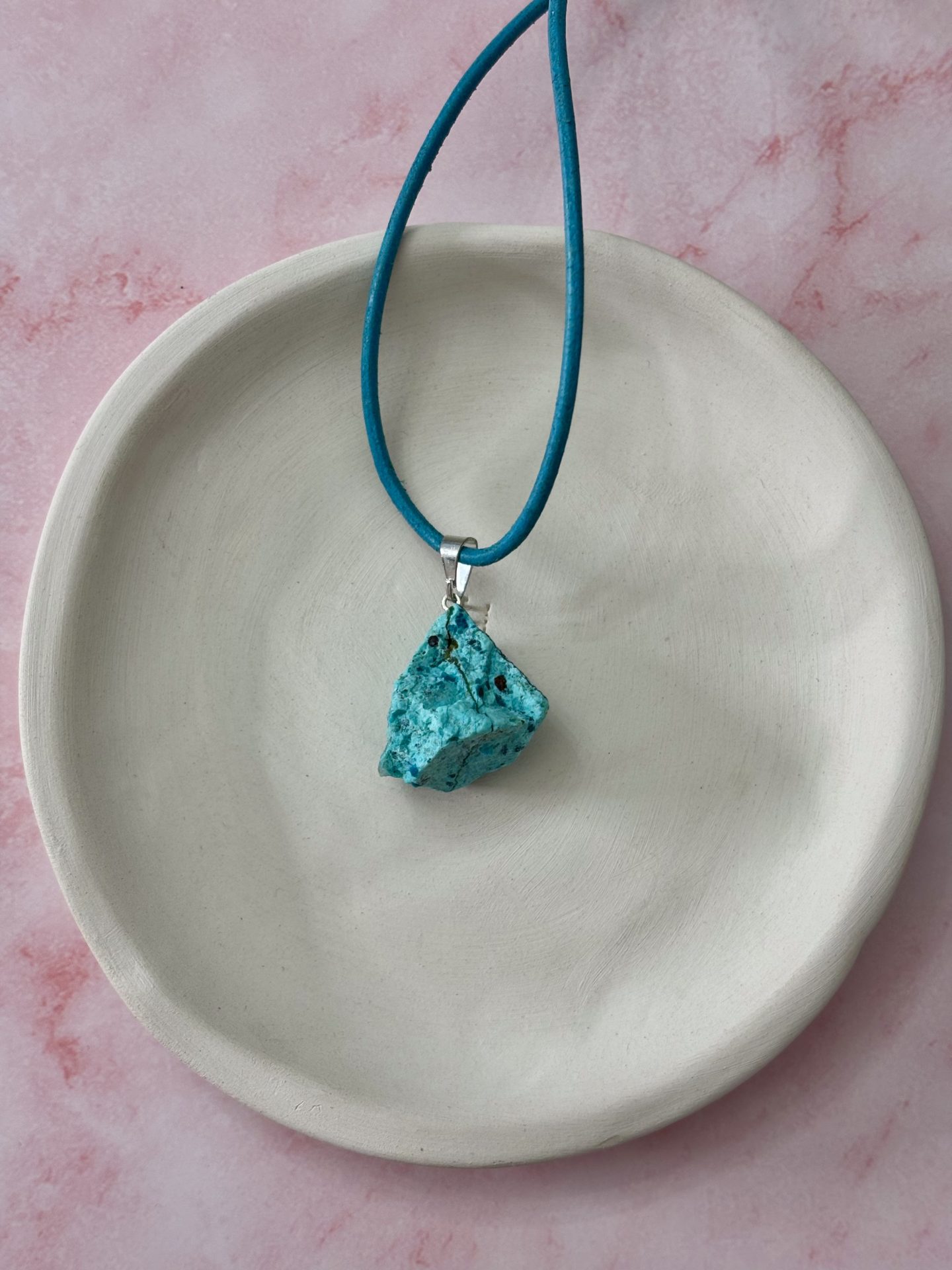 Collier Chrysocolle Brute du Pérou AA sur Cuir Véritable - Capsule Noël (Édition Limitée)
