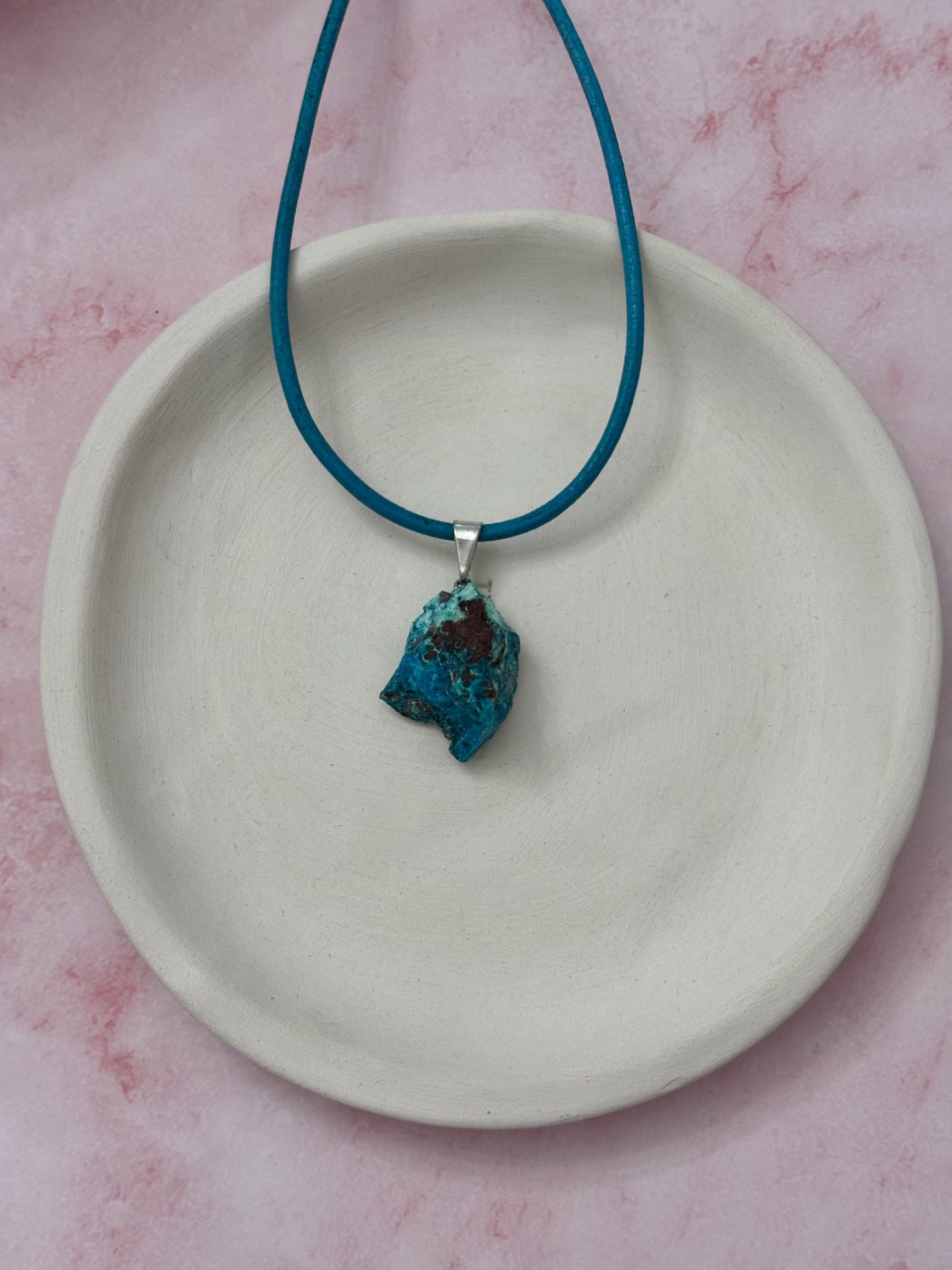 Collier Chrysocolle Brute du Pérou AA sur Cuir Véritable - Capsule Noël (Édition Limitée) – Image 7