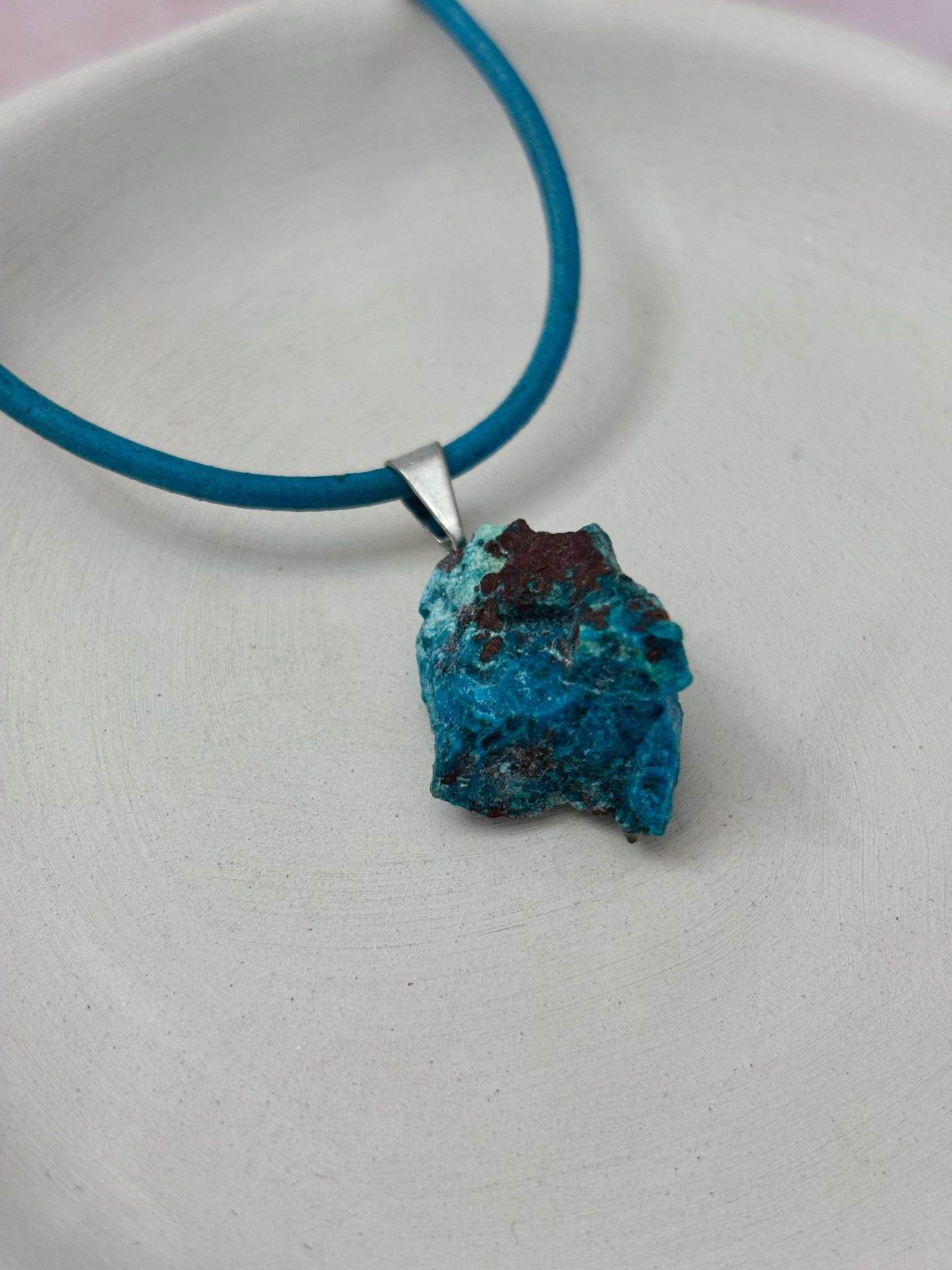 Collier Chrysocolle Brute du Pérou AA sur Cuir Véritable - Capsule Noël (Édition Limitée) – Image 8