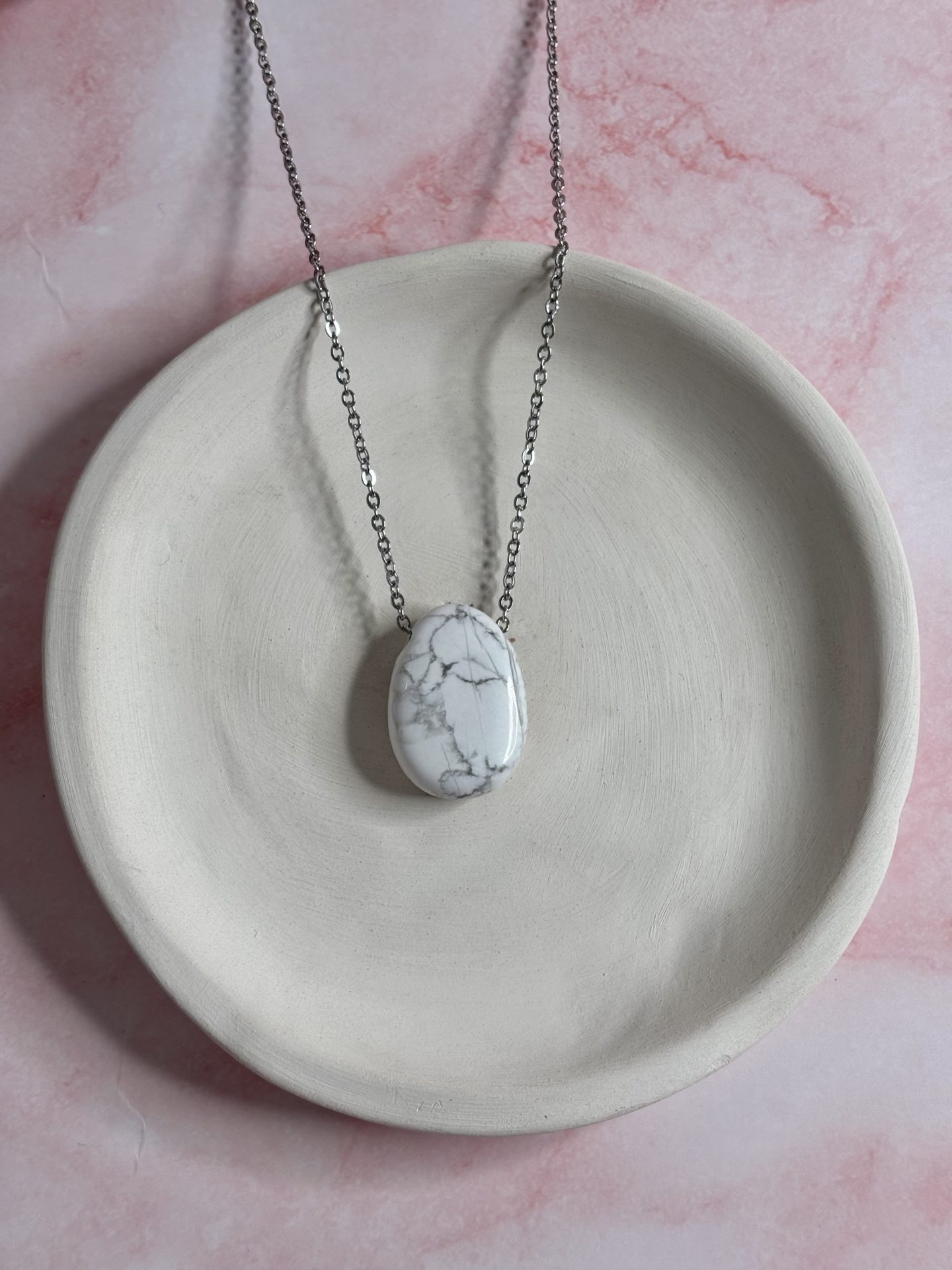 Collier Cabochon Howlite Zimbabwe AA - Capsule Noël (Édition Limitée)