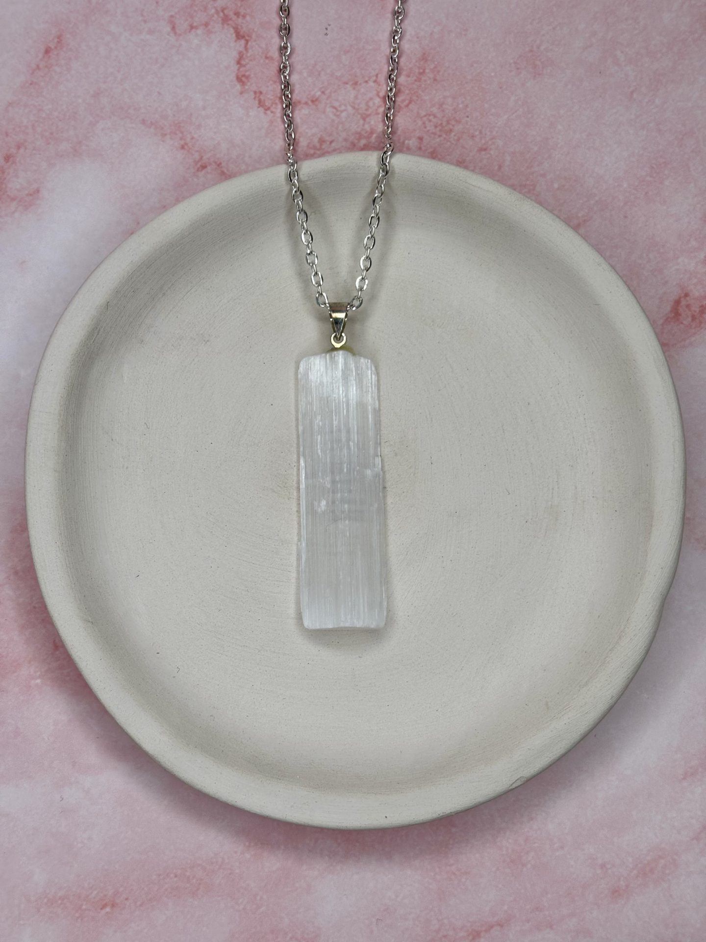 Collier Sélénite Brute du Maroc AA - Capsule Noël (Édition Limitée)