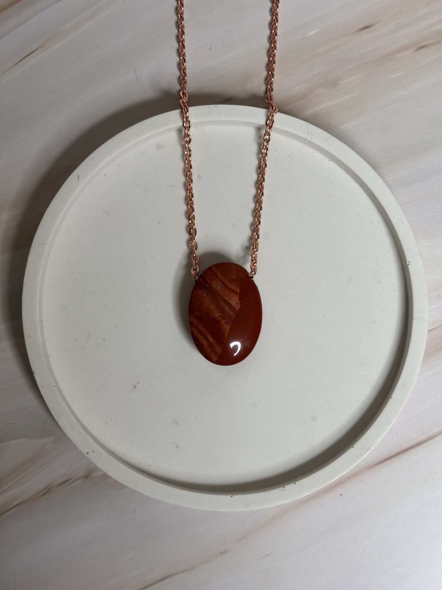 Collier Cabochon Jaspe Rouge Afrique du Sud A - Capsule Noël (Édition Limitée) – Image 3
