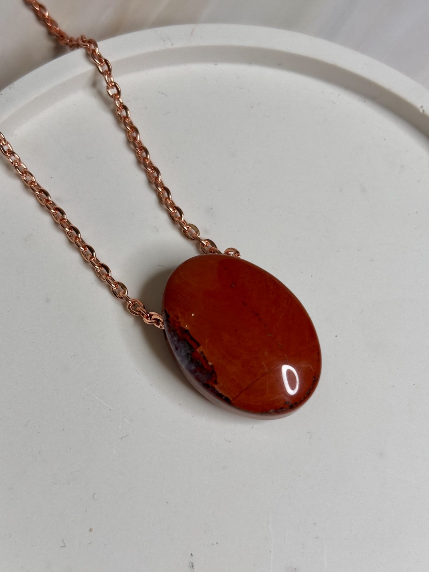 Collier Cabochon Jaspe Rouge Afrique du Sud A - Capsule Noël (Édition Limitée) – Image 6