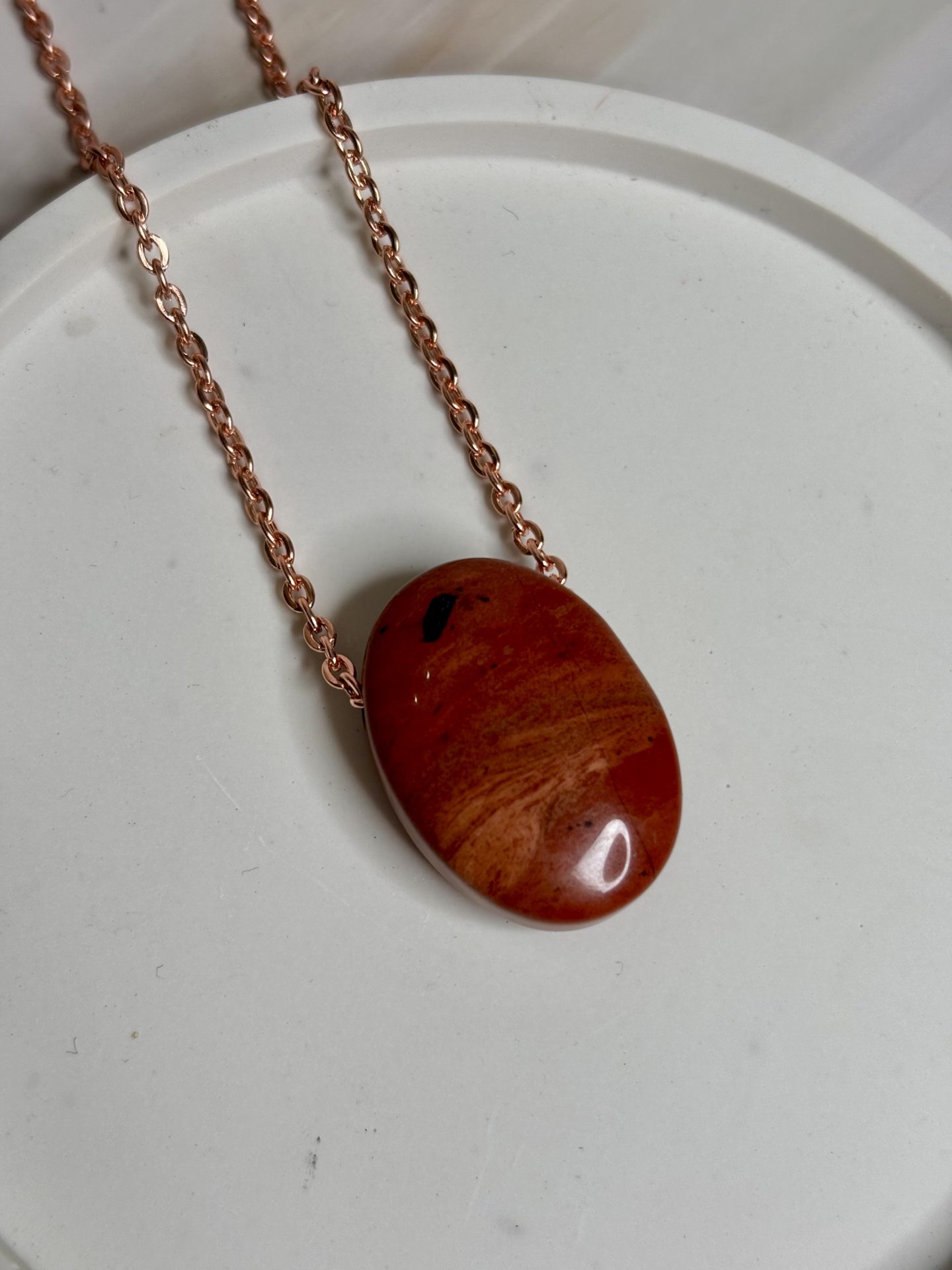 Collier Cabochon Jaspe Rouge Afrique du Sud A - Capsule Noël (Édition Limitée) – Image 9